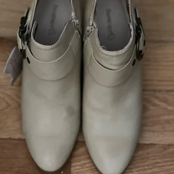 BareTraps Cream Ankle Booties with Strap Detail - Picture 6 of 6